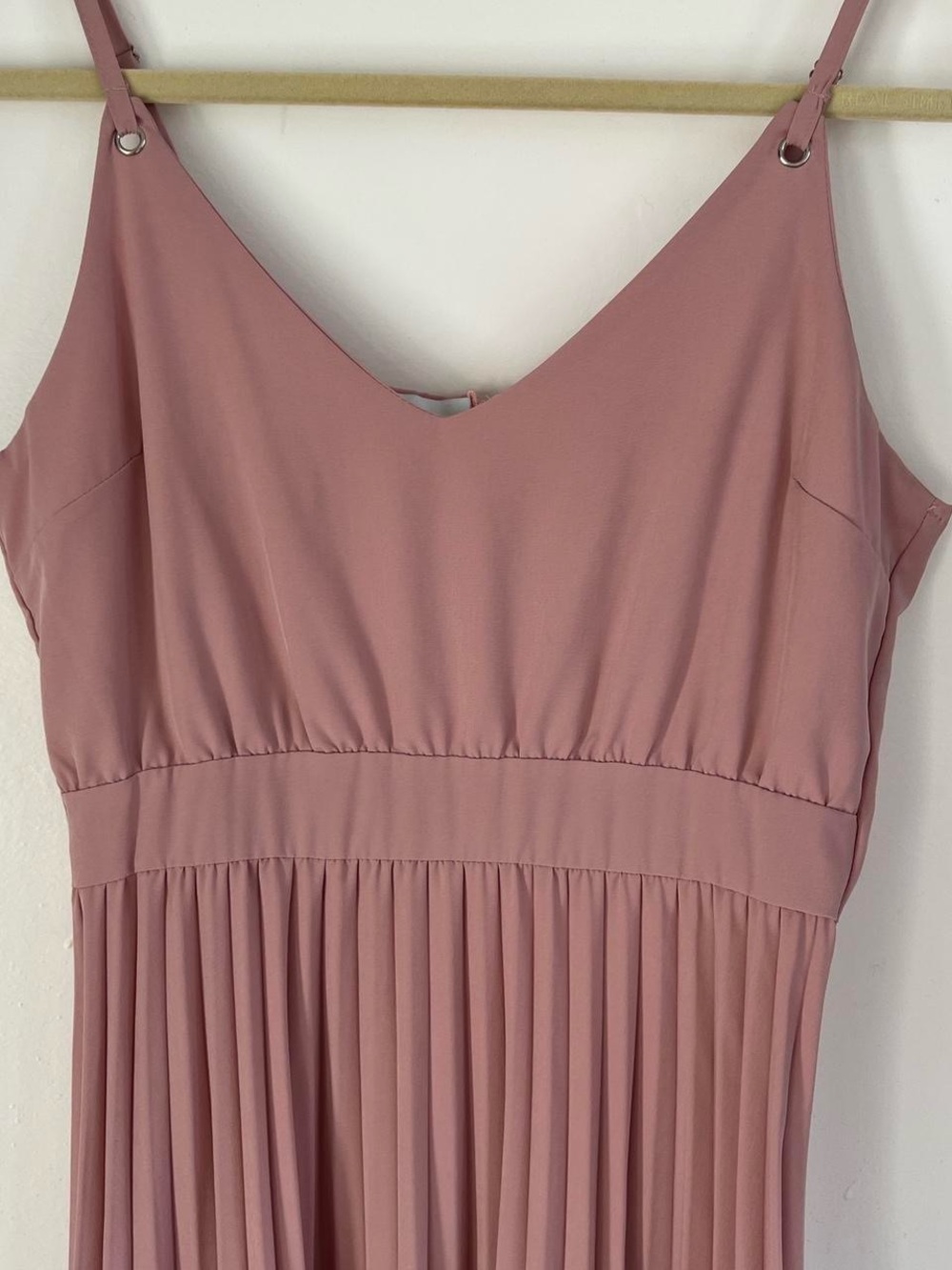 Pleated V-Neck Midi Dress Dusty Rose - Picture 5 of 8